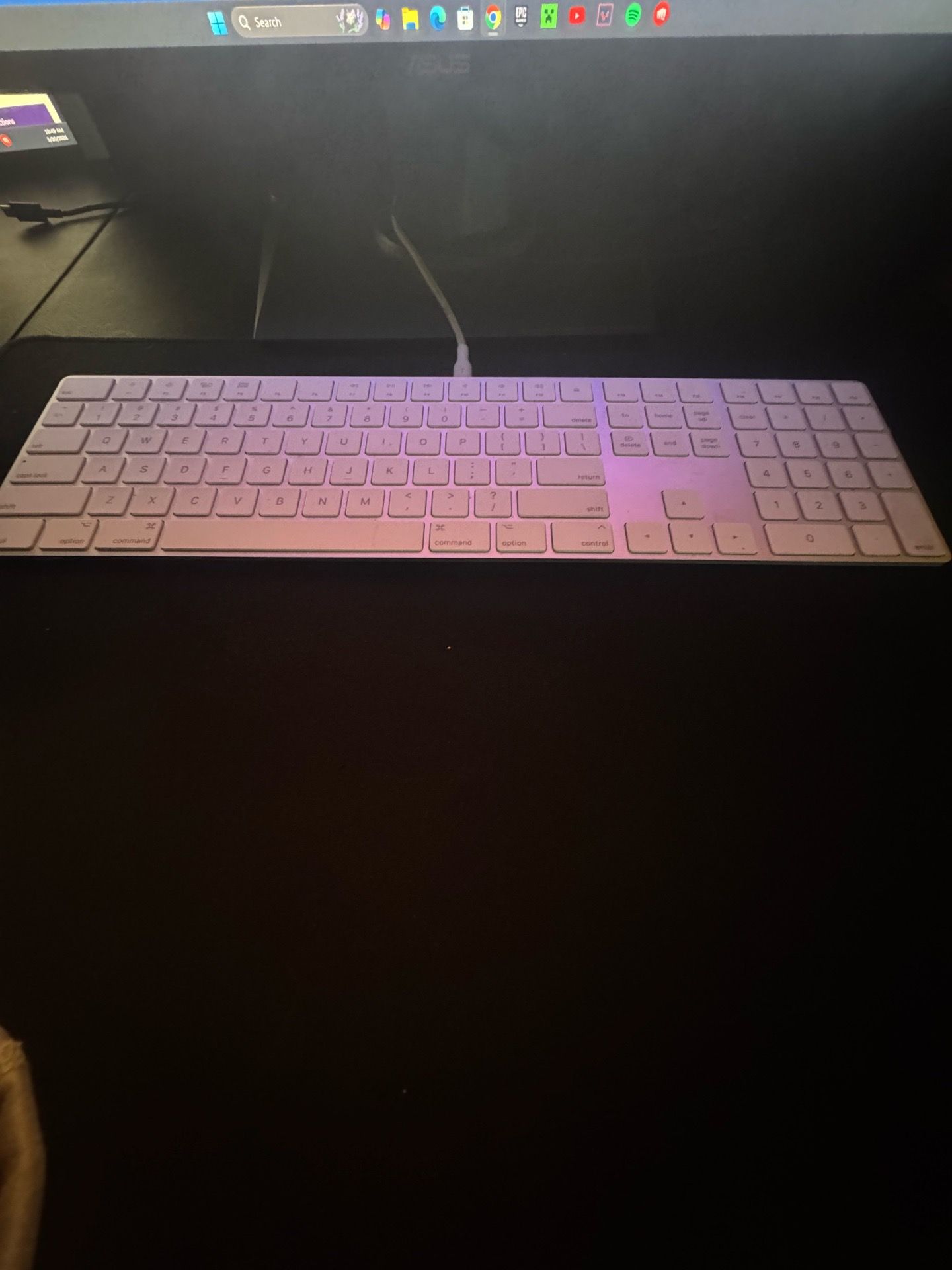 Apple keyboard