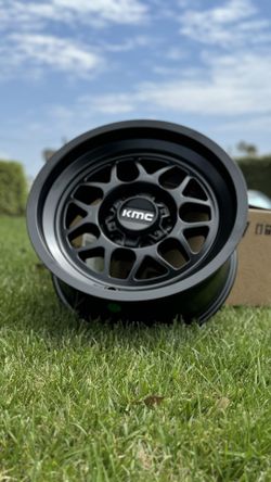 KMC KM552 17x8.5 -10 6x139.7 Black