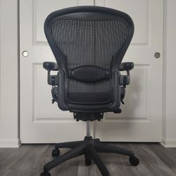 Herman Miller Aeron - Size B - Fully Loaded - Very Good