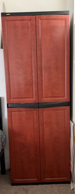 Free!! Plastic storage shelf - Pending pickup