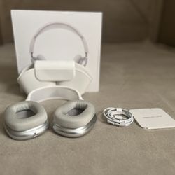 AirPod Maxes