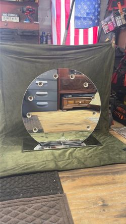 Lighted vanity mirror fu or cable top