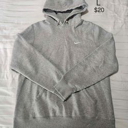 NIKE HOODIE SIZE L