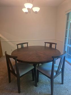 Costco Birkdale 5-Piece Round Dining Set – Like New – $475 OBO