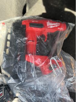 Milwaukee Fuel M18 Gen 2 Gauge 16 Straight Finish Nailer