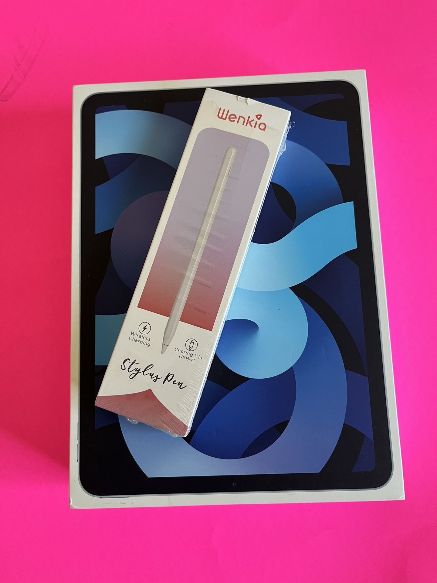 Apple iPad Air 4th Generation 64GB with Box, Pencil, keyboard case