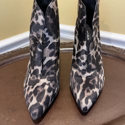 Women’s Olivia Miller Booties