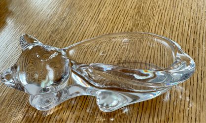 Vintage French crystal cat by Art Vannes. Engraved on bottom
