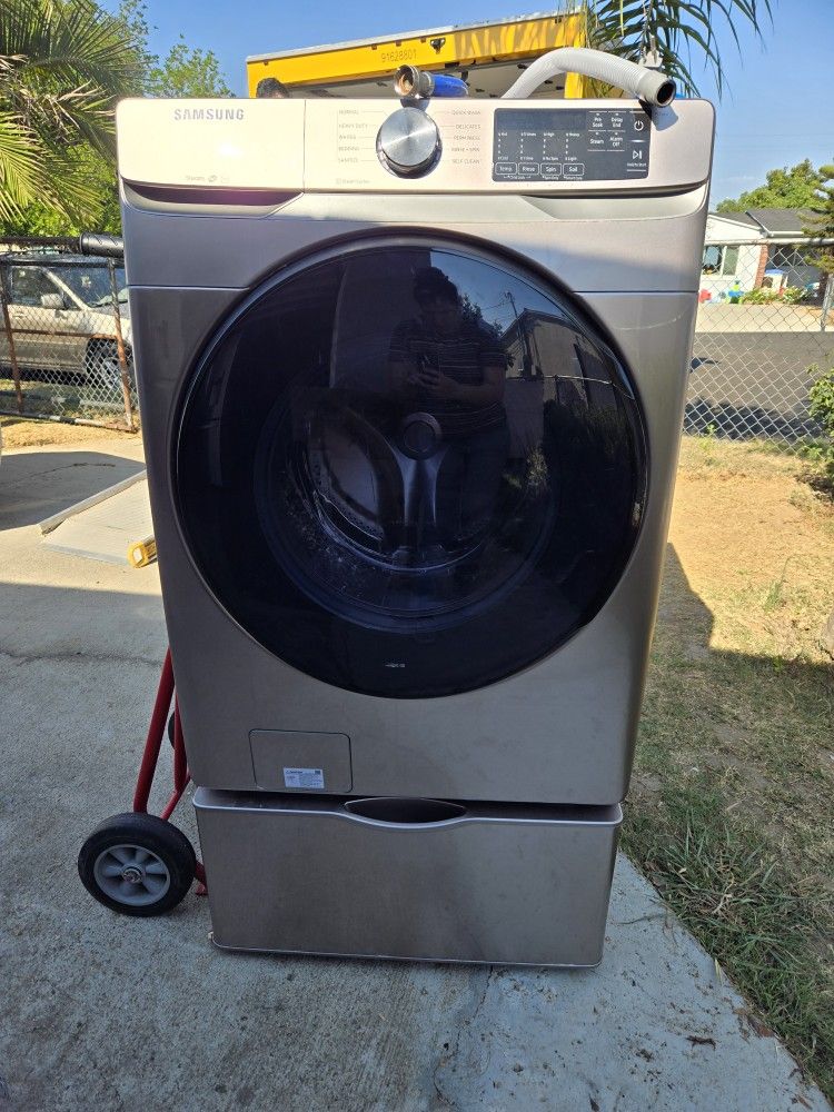 Samsung Washer And Gas Dryer (Champagne) With Pedestals