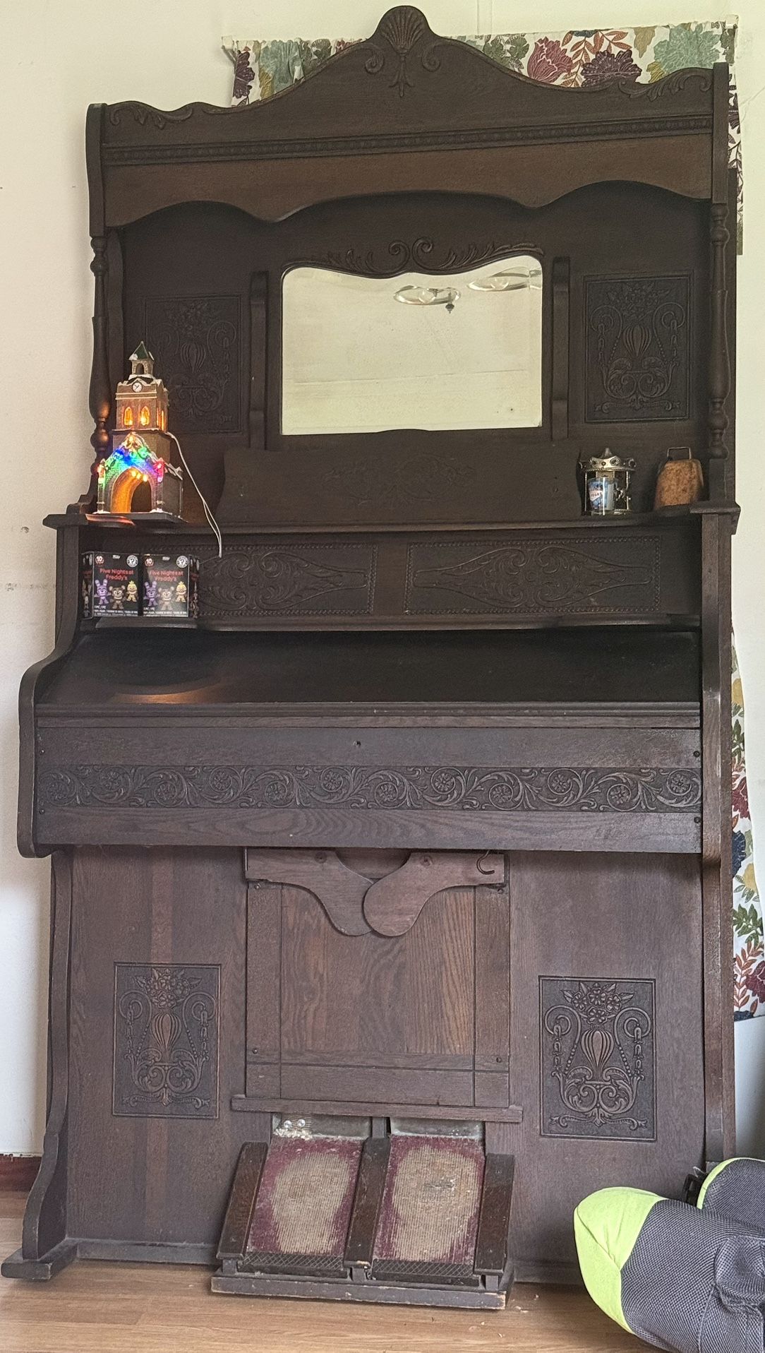 1919 Putnam Organ