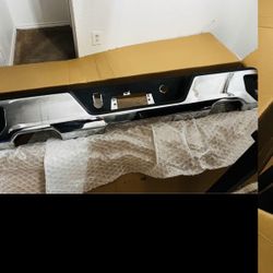 Chrome Rear Step Bumper Assembly For A 2020-2024 Chevy Silverado 1500 LT $200