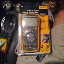 Fluke CAT 111 600V Digital Multimeter 15B+
