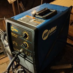 Millermatic 135 Mig Flux Core Welder 400$