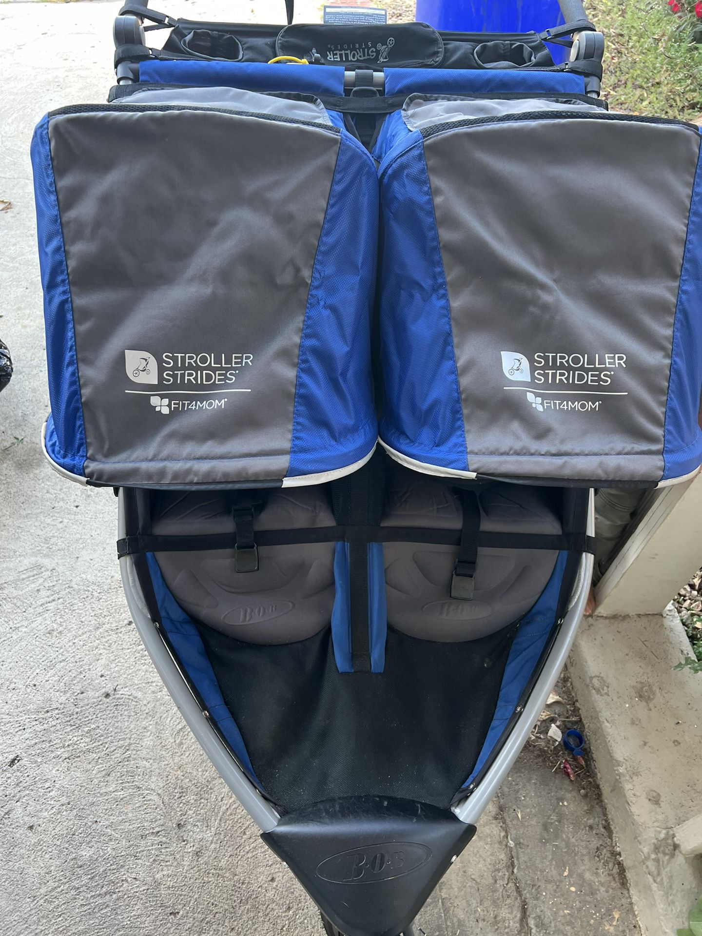 Double Bob-stroller Strides Fit 4 Mom Edition