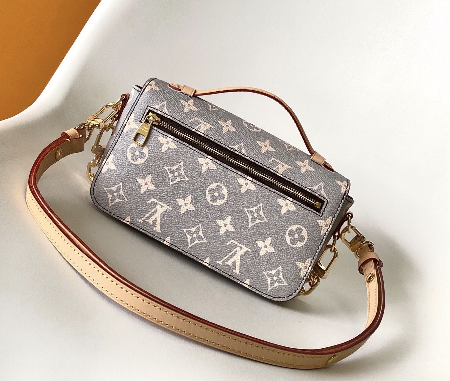 M12429 Pochette Métis East West Handbag(177)17