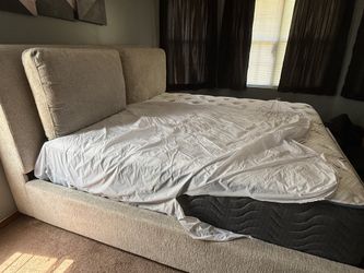 Brand new king size mattress + bed frame + pillows