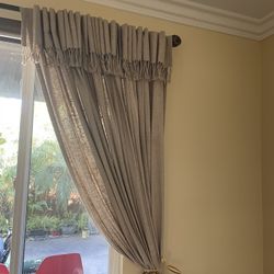 7 pottery barn fringe top drape 50”X96” Like New