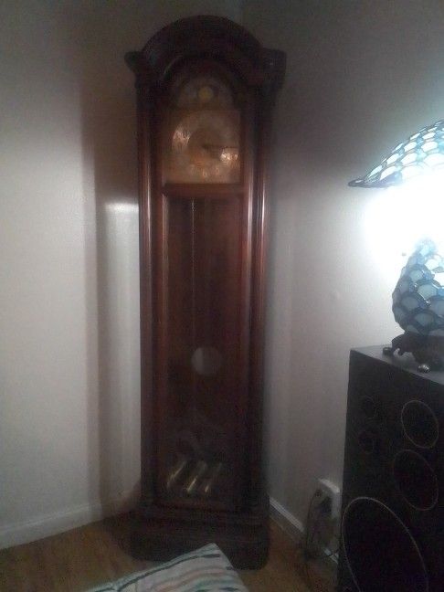 Howard Miller 1975 Grandfather Clock...Great Condition