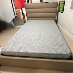 freeQueen - bed room set