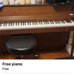  ANTIQUE PIANO 70 DOLLARS 