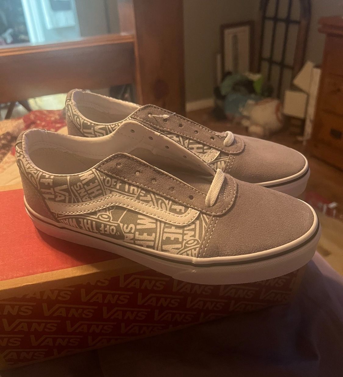 KIDS VANS SIZE 6 YOUTH