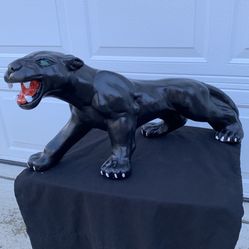 The walking panther Statue