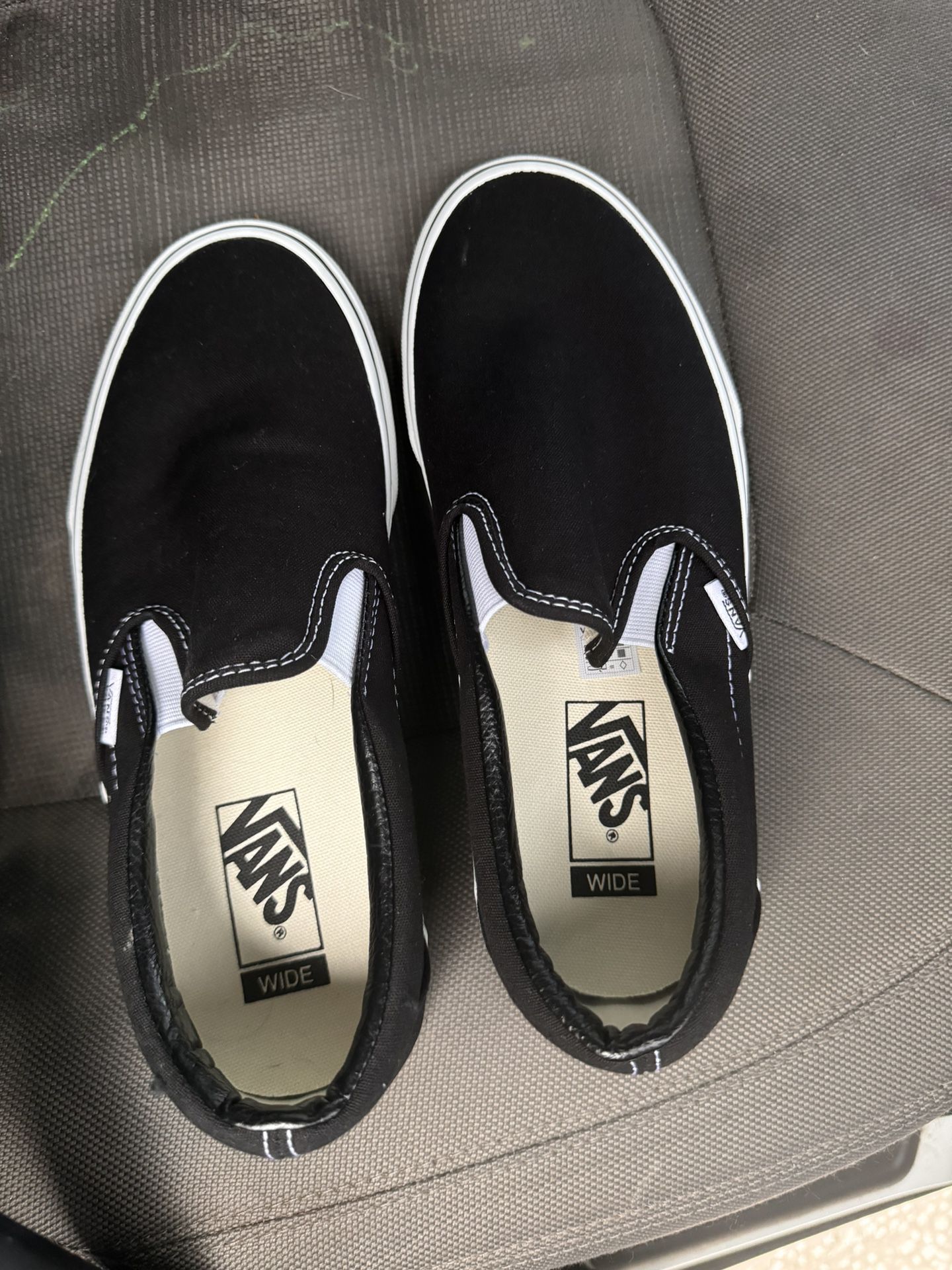 Old Skool Black Slip-on Vans