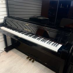 1990 Yamaha UX5 Upright Piano