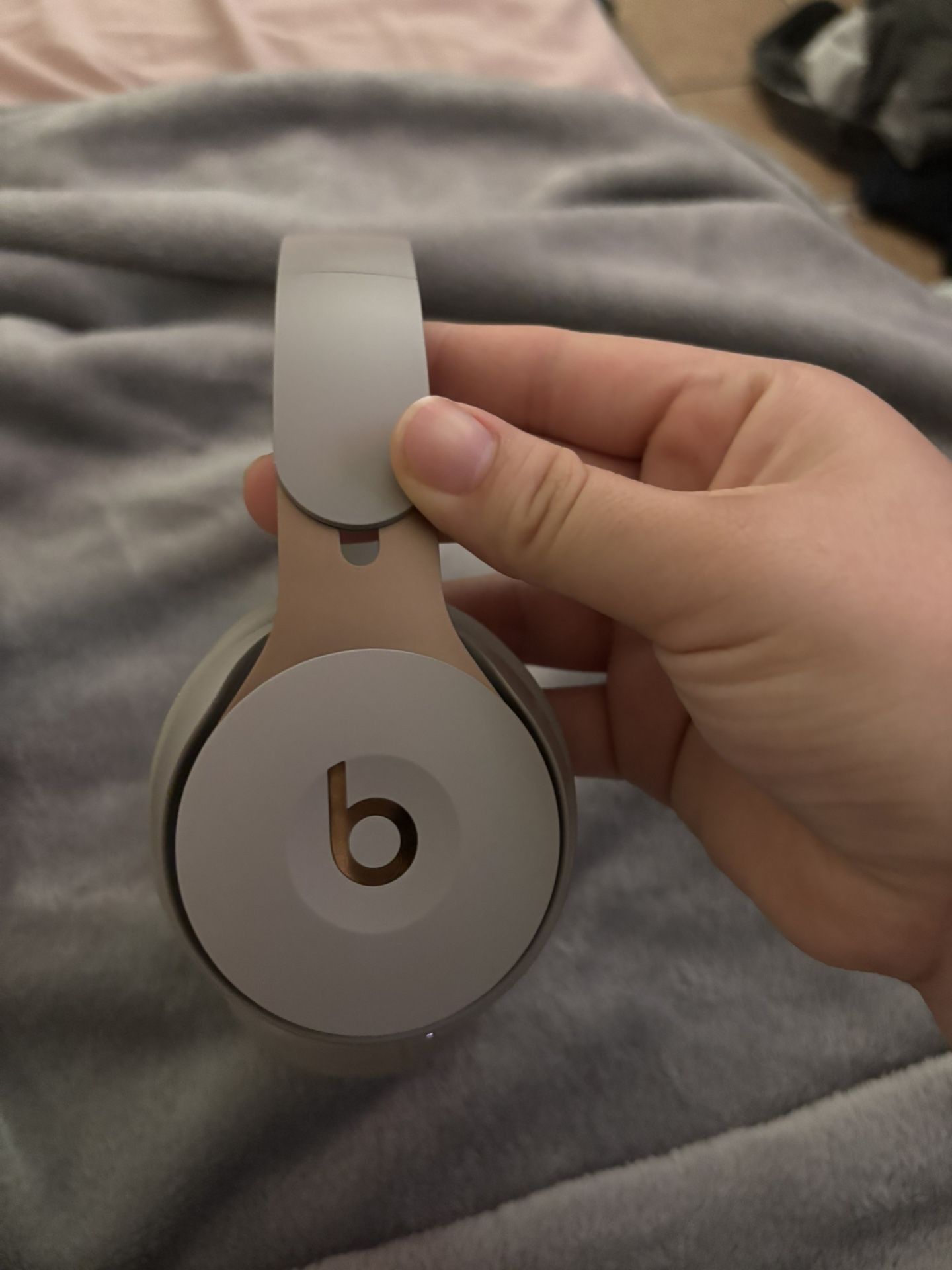 Beats Solo Pro