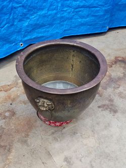 Vintage Round Brass Planter Pot w/Lionel Head Ring Handles