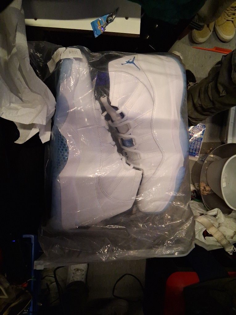 Jordan 11s Legend Blue Size 12
