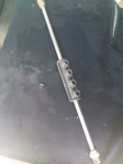Pressure washer quick attachment