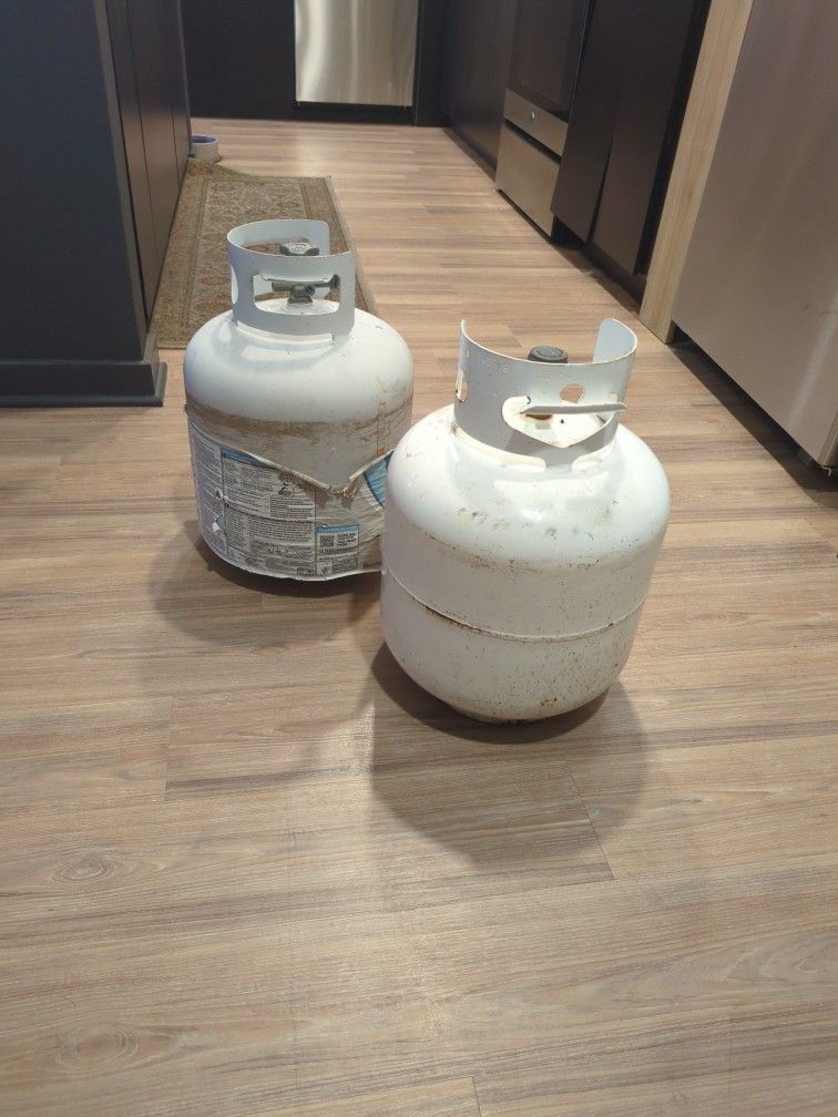 Propane Tanks 