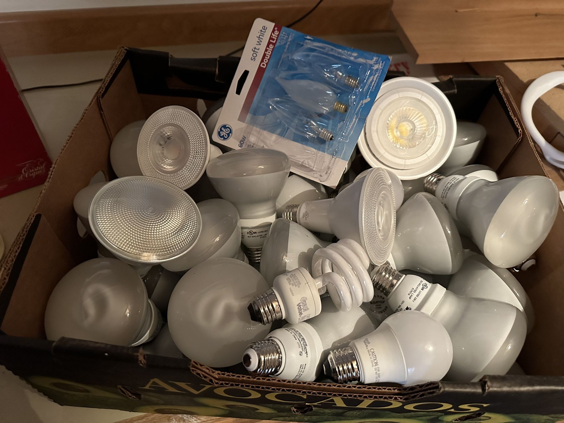 Light bulbs for Sale in Lynnwood, WA OfferUp