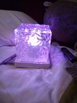 Glowing cube bluetooth speaker with charger