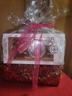  Sophisticated Nigerian Handbag With Compact Set