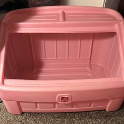 Step 2 toy chest / storage box