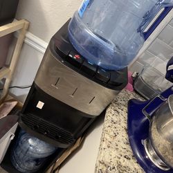 Hot & Cold Water Dispenser w/ jug