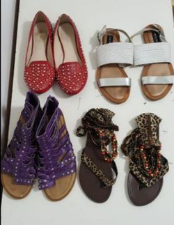 WOMEN FLAT SANDALS SIZE 7 - LEOPARD PAIR IS NEW