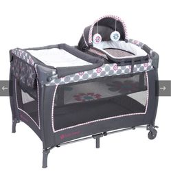 Lil' Snooze Deluxe II Nursery Center Playard Playpen