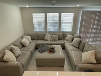 8 pc Sectional + Ottoman