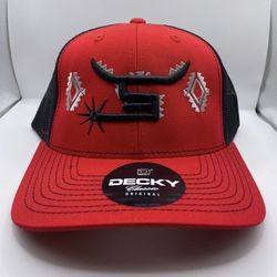 SpinEm hat. Ranch life hats. Hooey Hats. Cachuchas. Western Hats. Rodeo. Trucker hats. Baseball hats. Football hats. Located in Hesperia by Maple & Eu