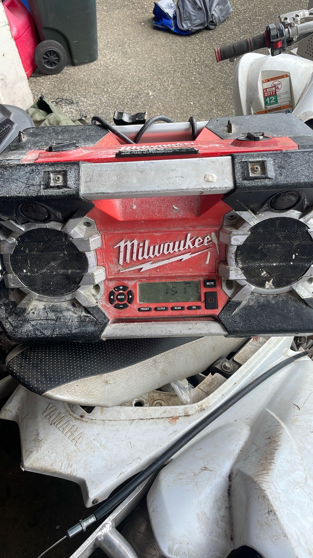 Milwaukee Jobsite Radio / 12v /18v / Plug Or Battery Charger