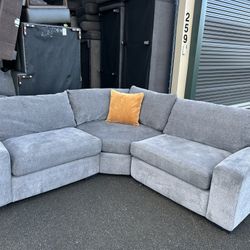 Sectional Couch 