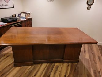 Large Oak Classic Desk