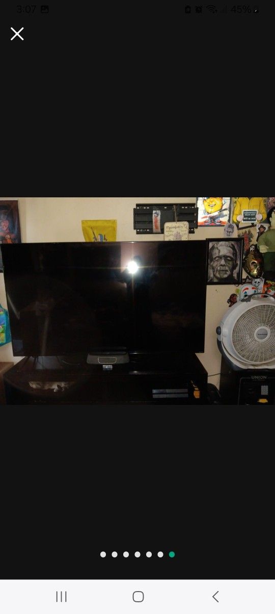 TcL roku TV 55 inch. LED smart TV.