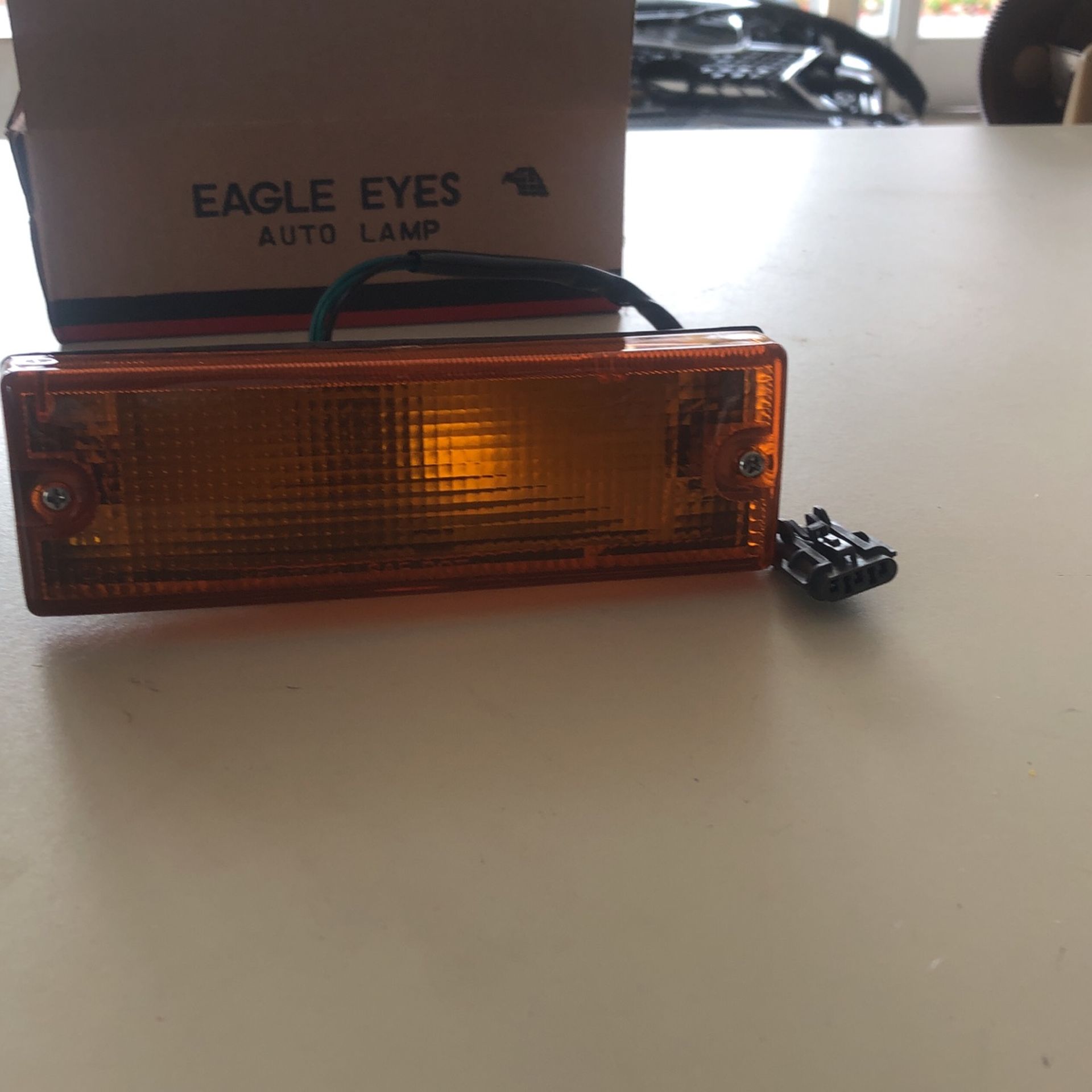 Isuzu IZ Pickup 1988 To 1995 Park Signal Lamp Passenger Side Assembly