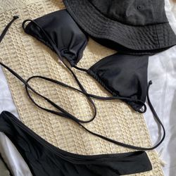 Black Bikini 