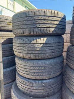 235/45r18 Goodyear Tires en excelentes condiciones de vida las 4