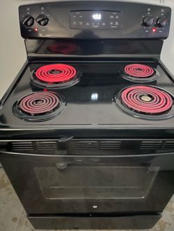 BLACK ELECTRIC STOVE